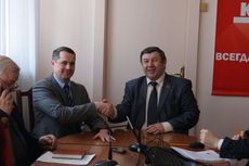 Предвыборный штаб КПРФ 2 мая 2012 Осколков и Медведев заключили союз