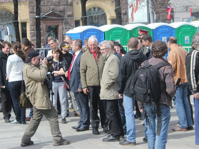 1 мая 2013 Юрчик и Лимонов на митинге в Москве.jpg