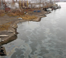  Красноярский речной порт нефтяное пятно